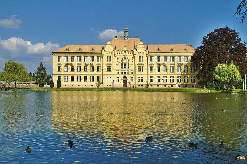 Apartman Za-Ka 1 Ubytovani Litovel Cervenka Exterior foto